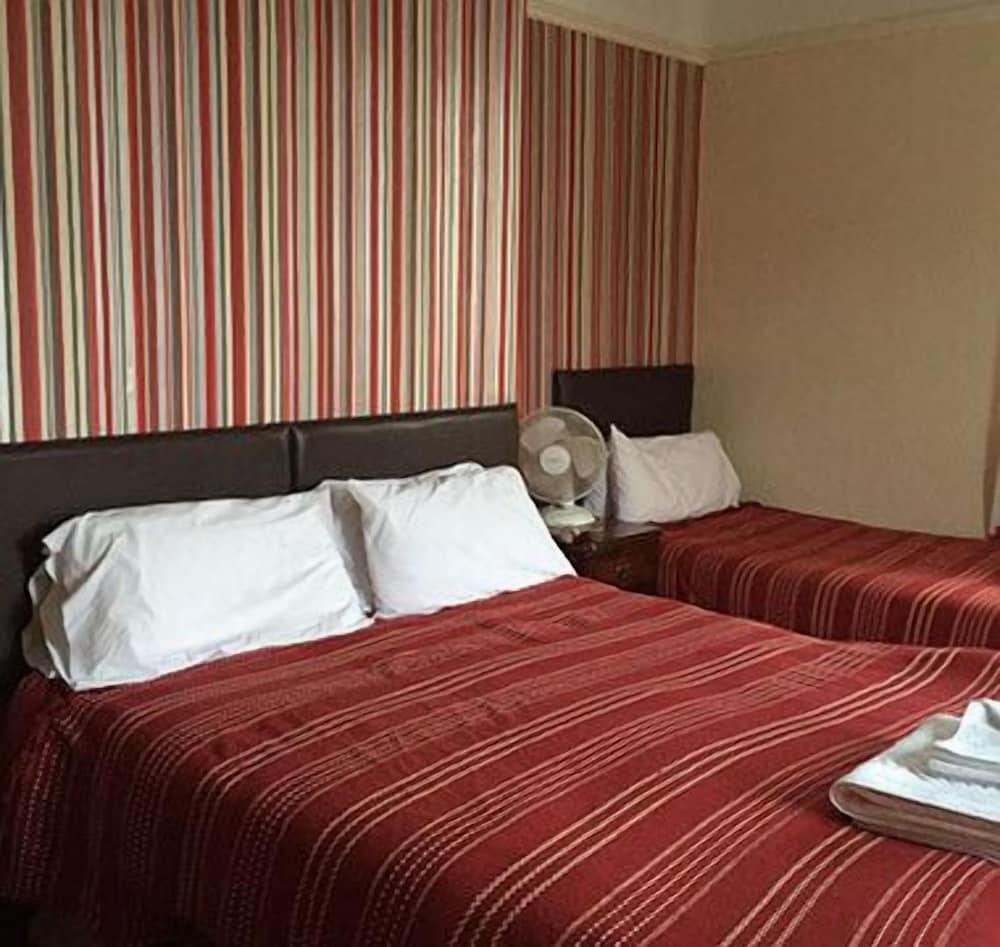Ambrose Hotel - Room