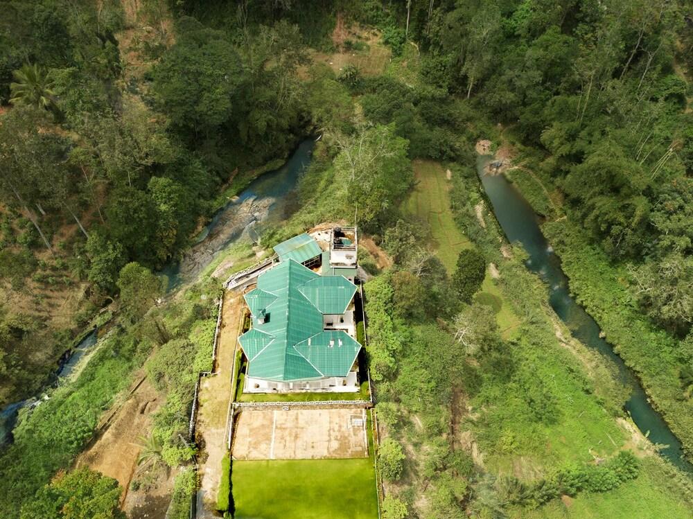 ماونتن إدج ريفرسايد هوتل إن بانداراويلا - Aerial View