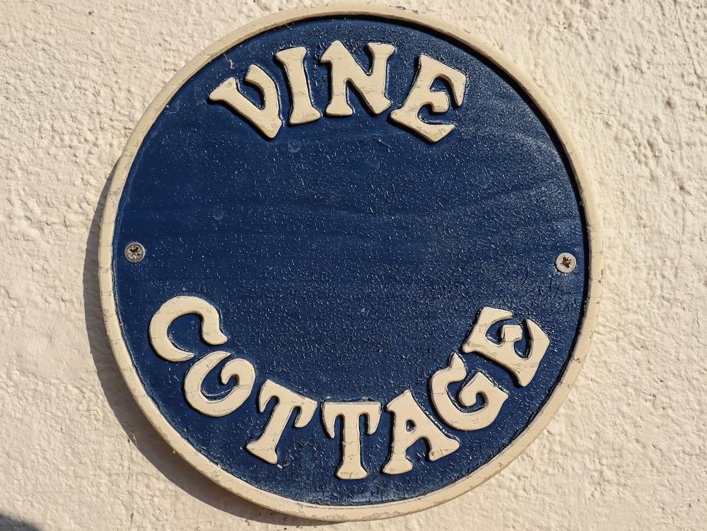 Vine Cottage - Interior