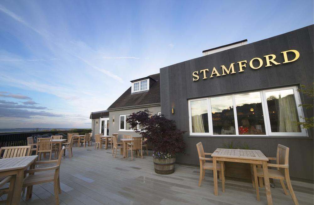 Stamford Gate Hotel - Featured Image