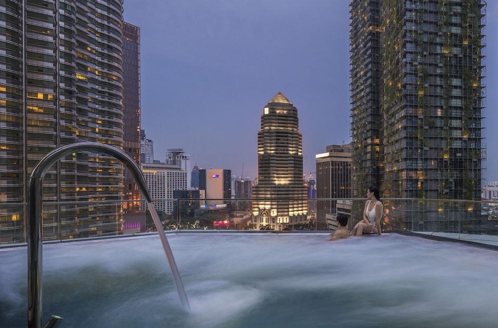 Four Seasons Hotel Kuala Lumpur - Outdoor Pool