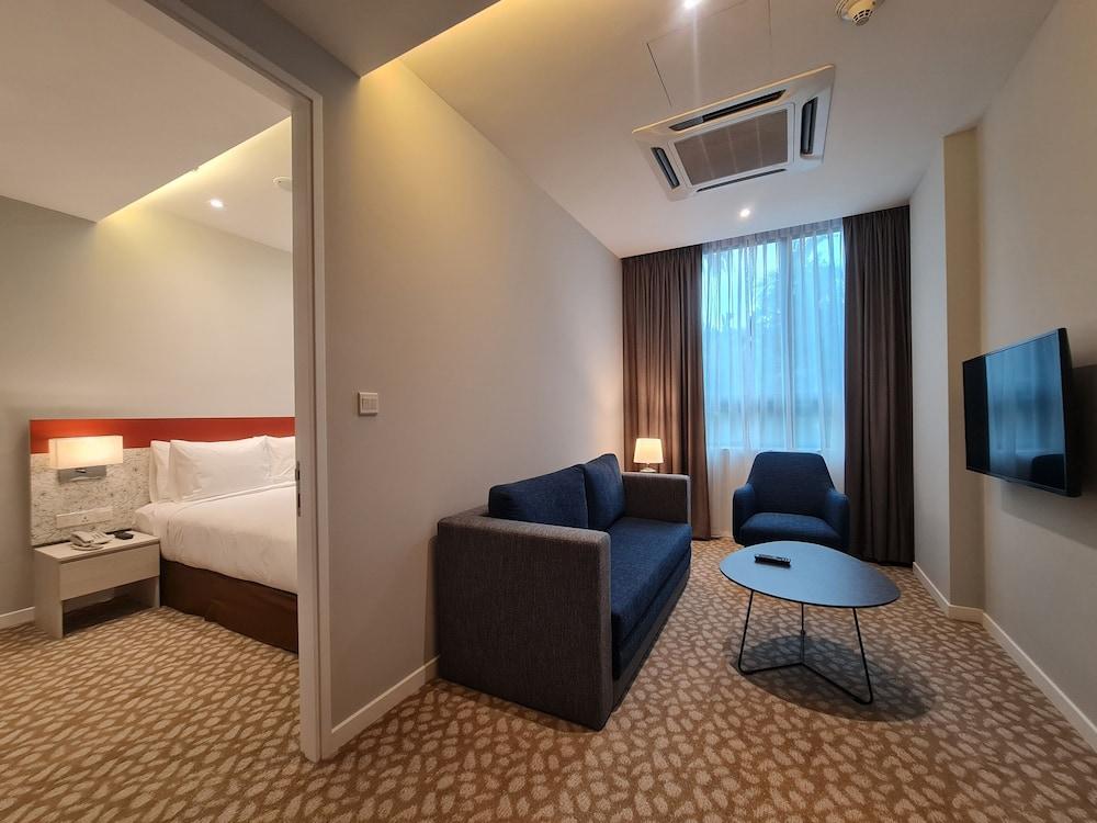 Holiday Inn Express & Suites Johor Bahru, an IHG Hotel - Room