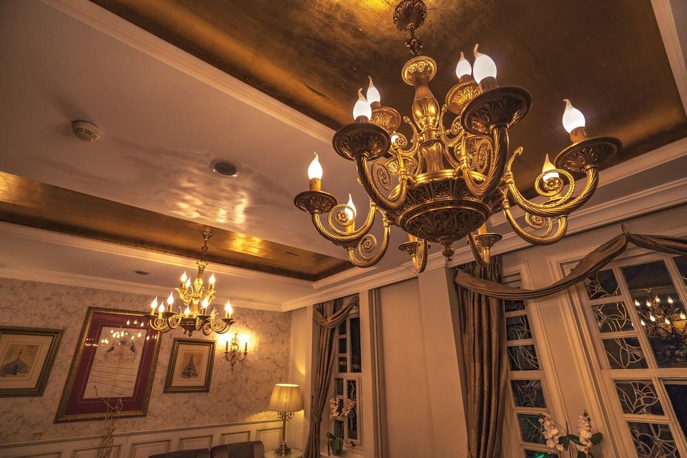 Avicenna Hotel - Special Class - Interior Detail