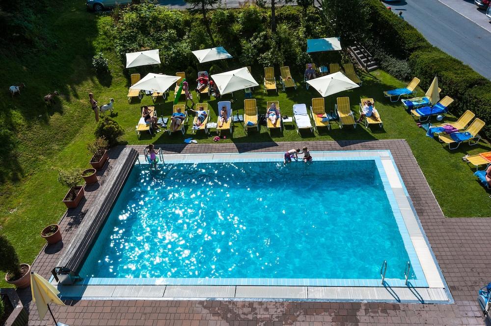Hotel Der Waldhof - Outdoor Pool