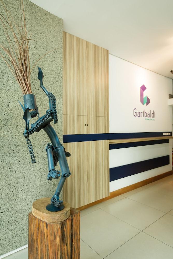 Garibaldi Business Hotel - Lobby Sitting Area