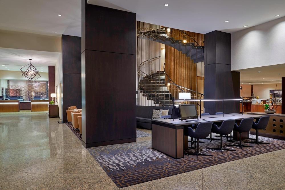 Sheraton Ottawa Hotel - Lobby