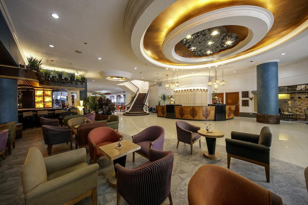 The Bellavista Hotel - Lobby Sitting Area