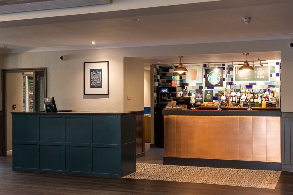 Almondsbury Inn & Lounge - Reception