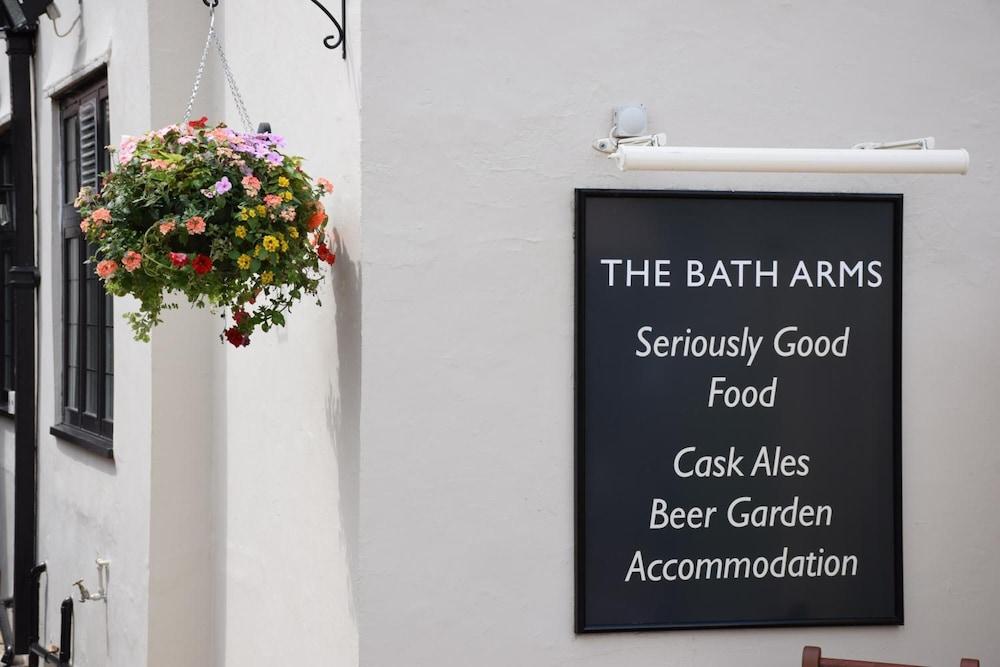 Bath Arms Hotel - Exterior detail