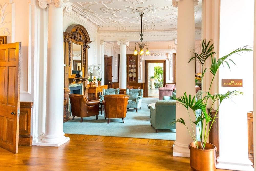 Hawkstone Hall Hotel & Gardens - Lobby Sitting Area