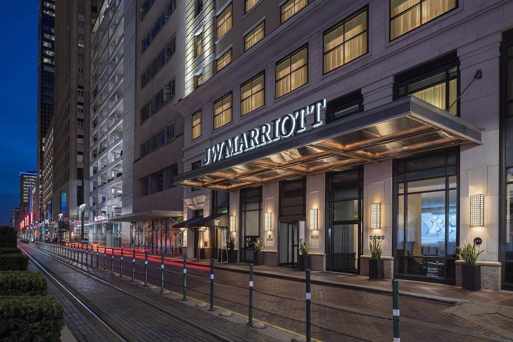 JW Marriott Houston Downtown - Featured Image