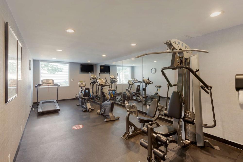 Best Western Plus Toronto Airport Hotel - Fitness Facility
