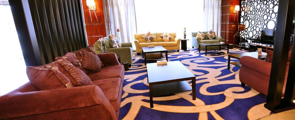 Nelover Serviced Apartments Qurtabah - Lobby Sitting Area