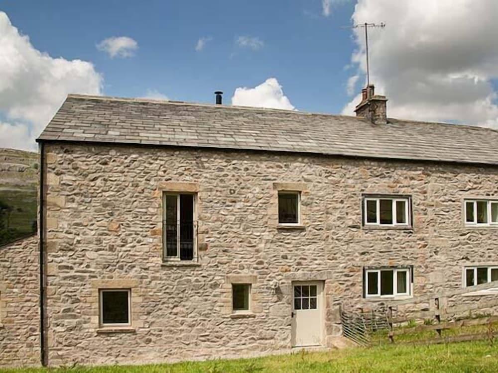 Dale House Farm Cottage - Featured Image
