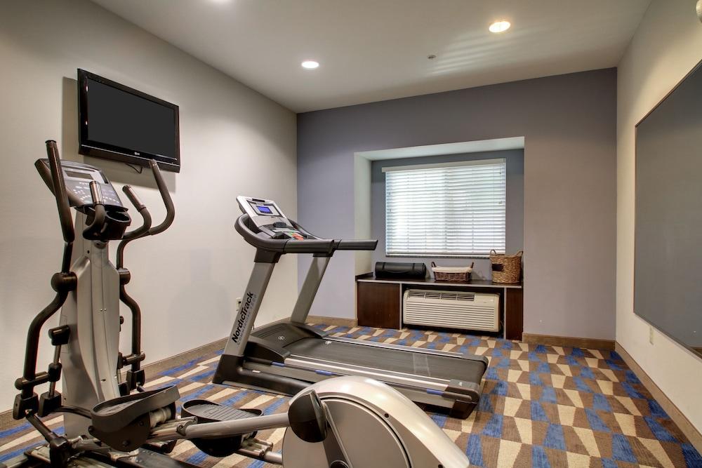 Microtel Inn & Suites by Wyndham Tuscaloosa/Near University - Fitness Facility