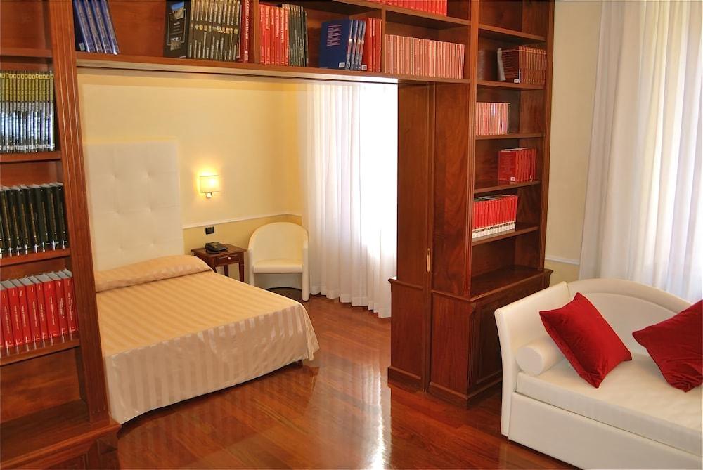 Ludovisi Luxury Rooms - Featured Image