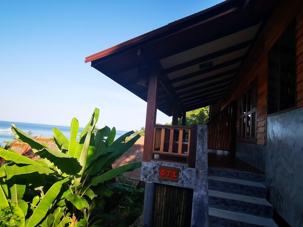 Phi Phi Relax Beach Resort - Exterior