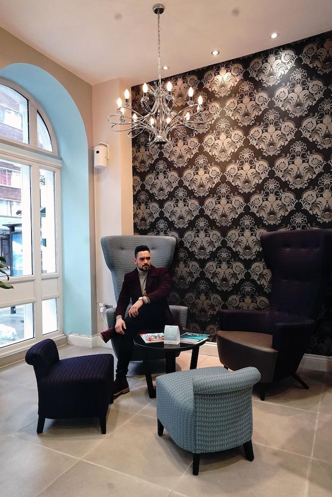 Mercure London Bloomsbury - Lobby Sitting Area