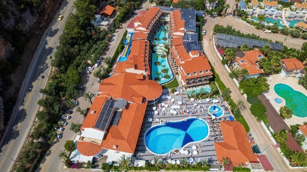 Montebello Resort & Spa – All Inclusive - Exterior