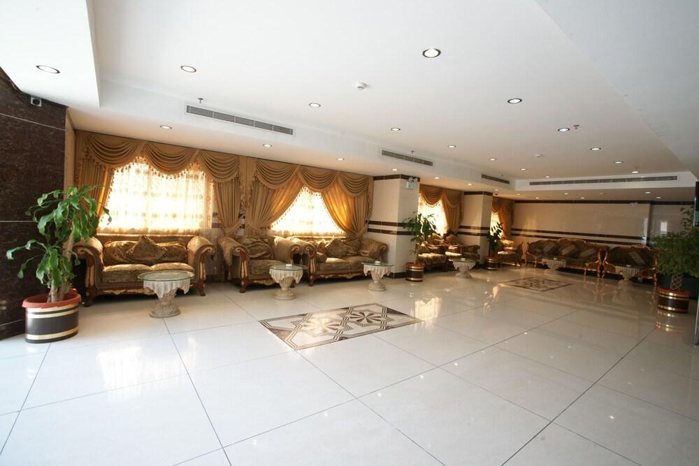Al Azhar Nuzhah Hotel - Lobby Sitting Area