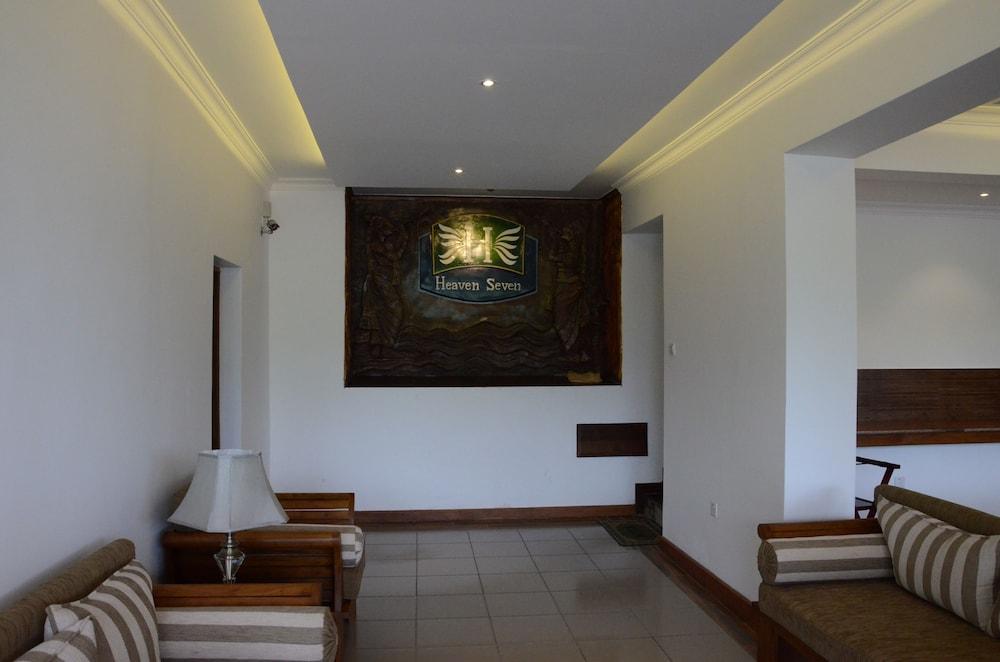 Heaven Seven Kandy - Lobby Sitting Area