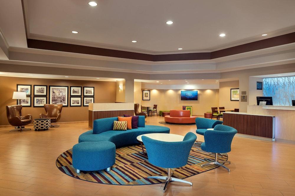 Fairfield by Marriott Anaheim Resort - Lobby