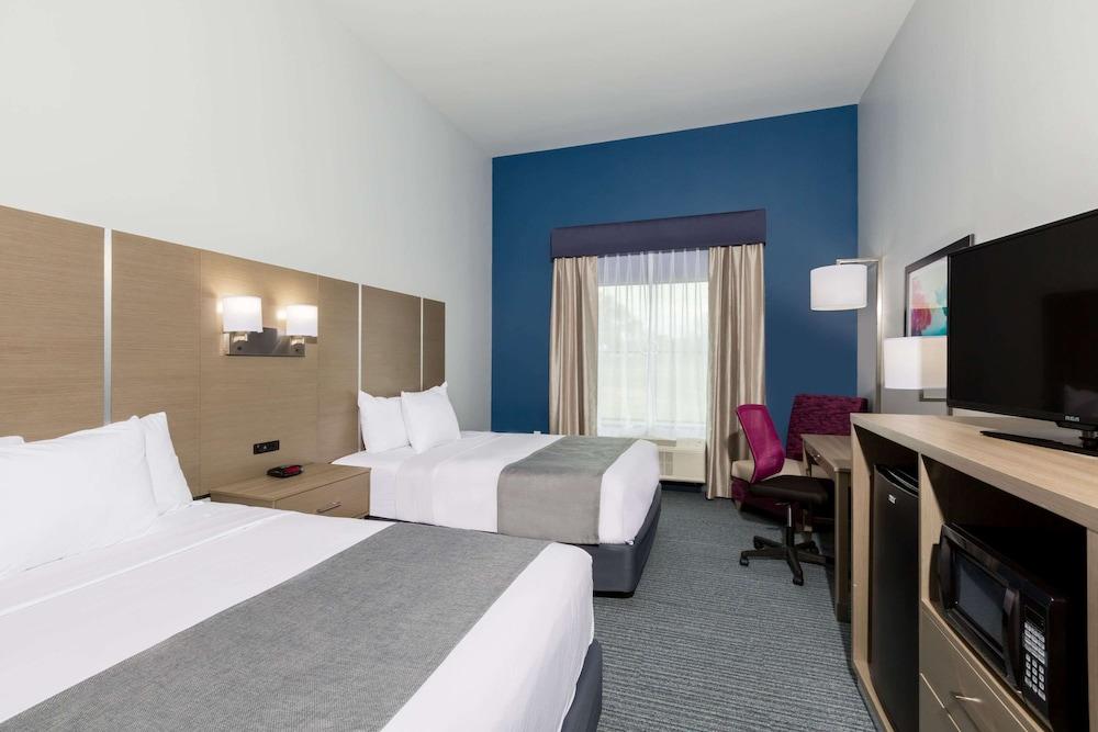 Days Inn & Suites by Wyndham Houston NW Cypress - Featured Image