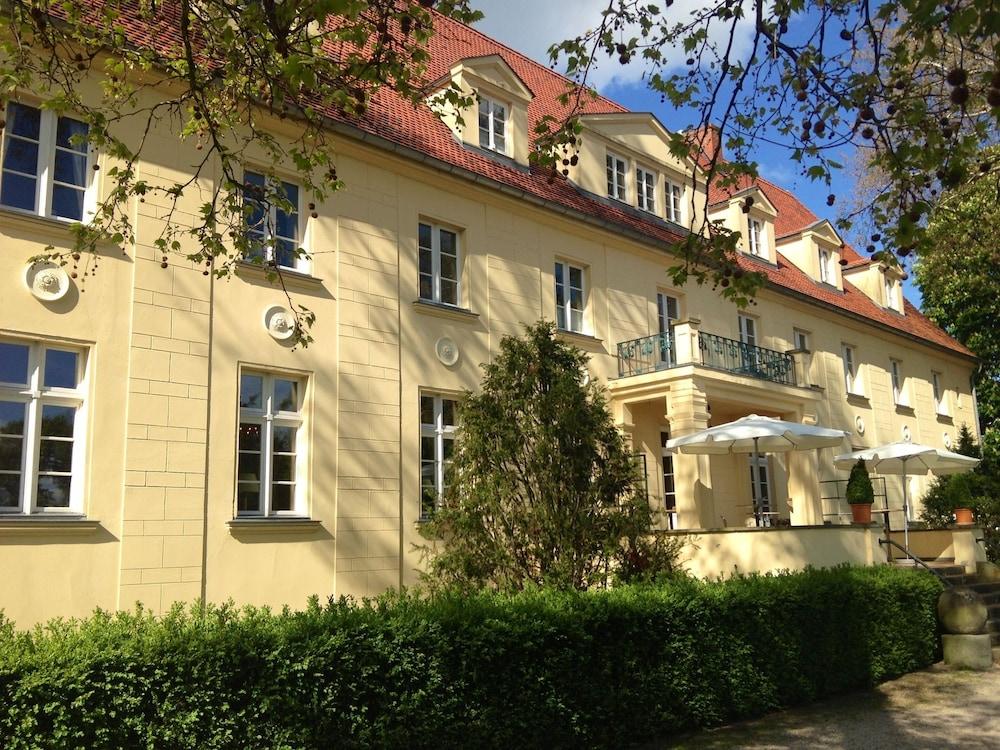 Schloss Diedersdorf - Featured Image