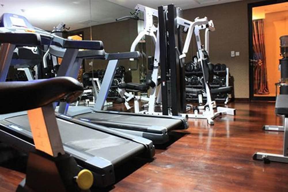أماروزا هوتل باندنج - Fitness Facility