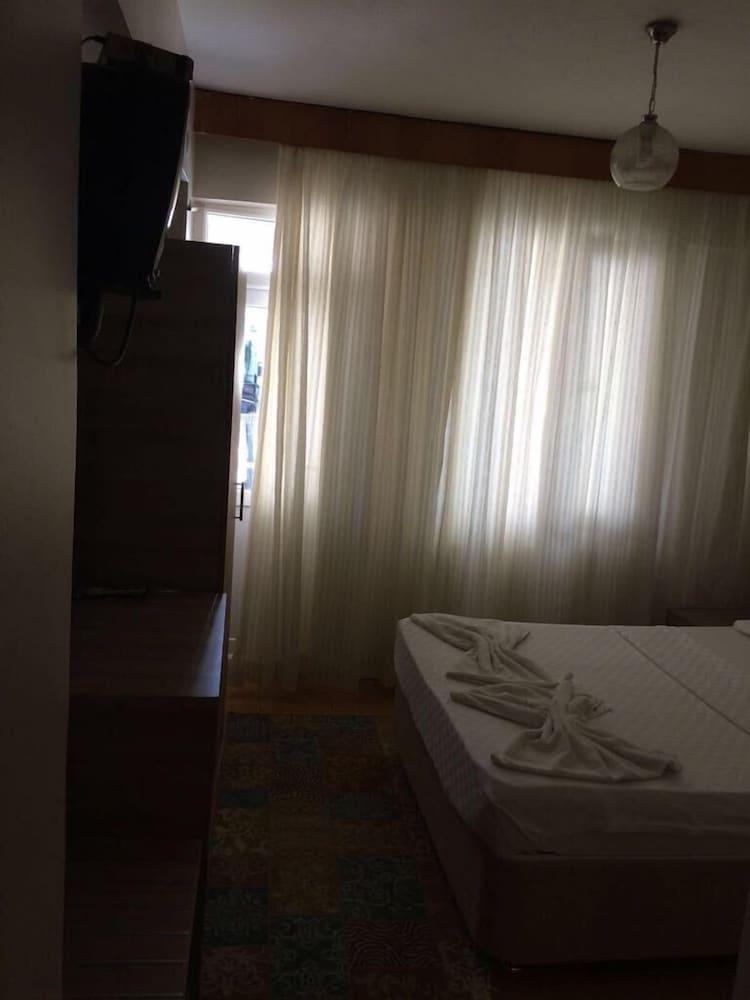 Ozcam Hotel - Room