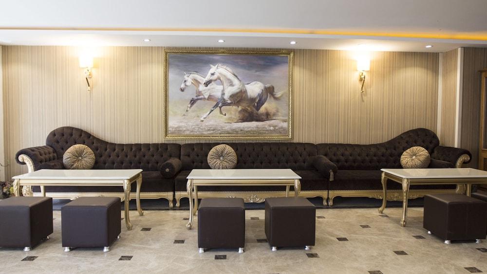 Kunlun Kensington Hotel - Lobby Sitting Area