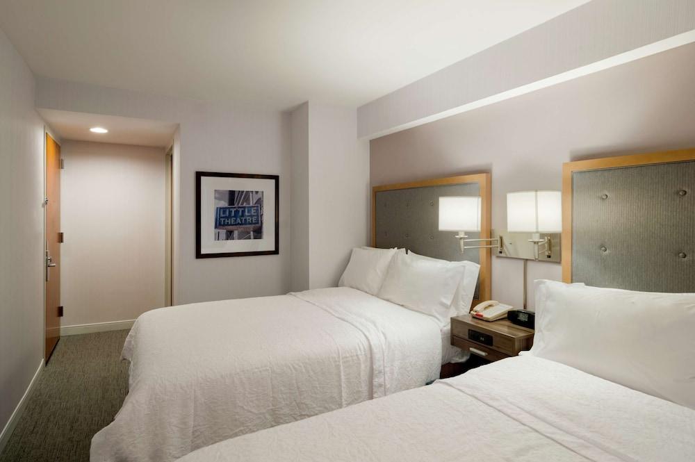 Hampton Inn Madison Square Garden Area Hotel - Room