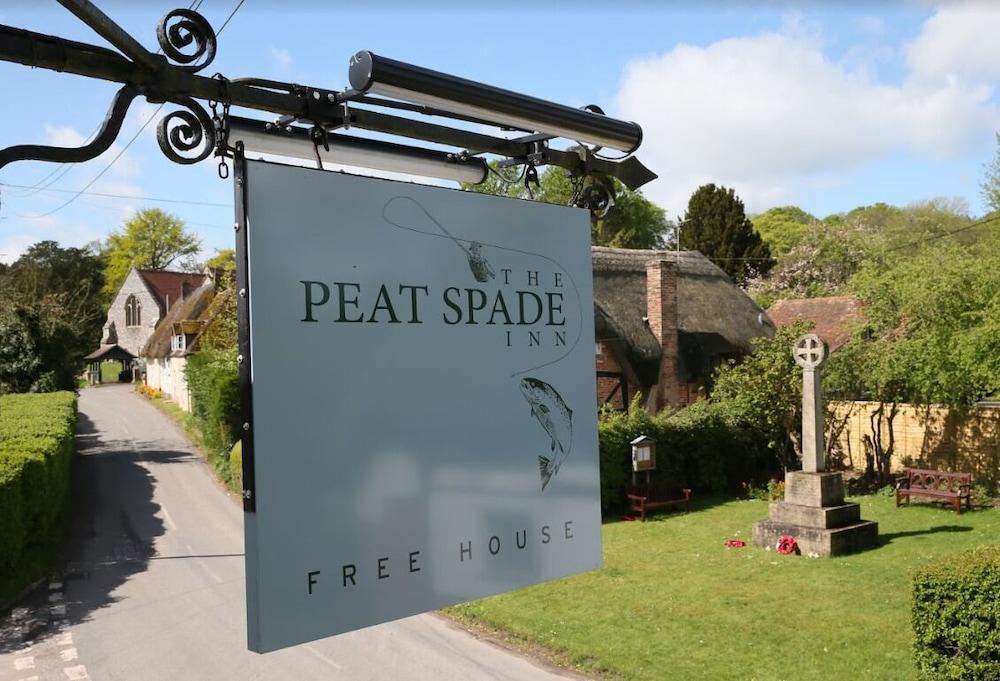 The Peat Spade Inn - Exterior