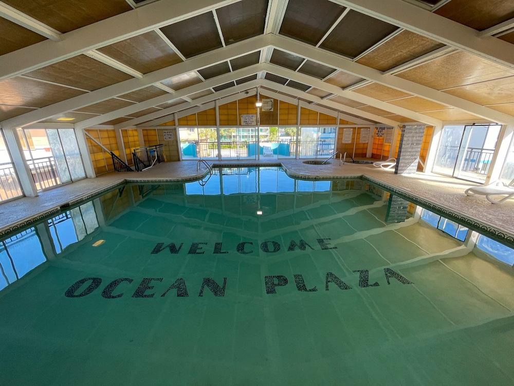 Ocean Plaza Motel - Indoor Pool