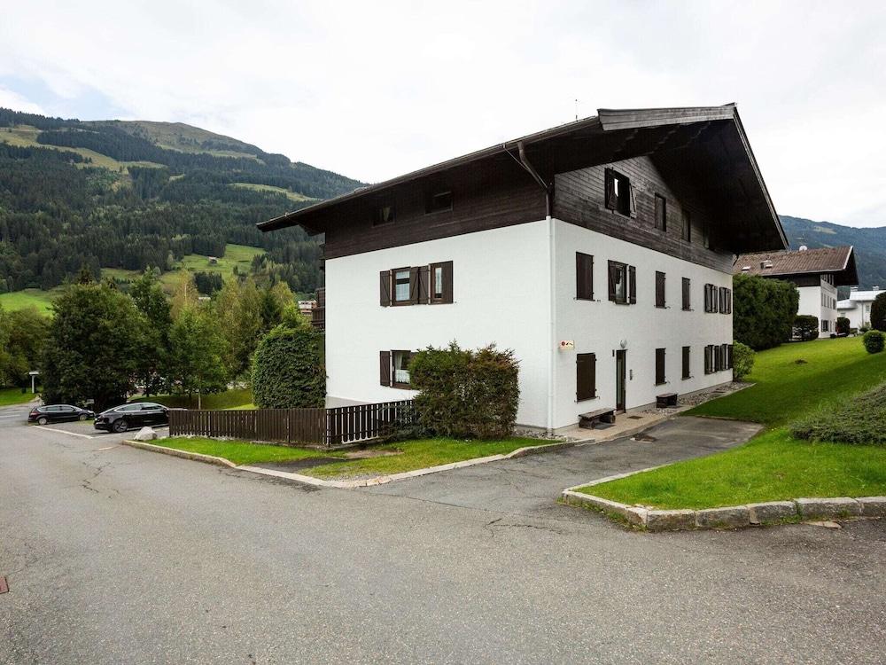 Charming Apartment in Jochberg With Balcony - Exterior