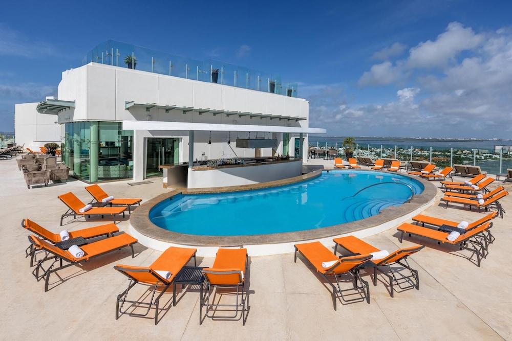 Beach Palace Resort All Inclusive - Sundeck