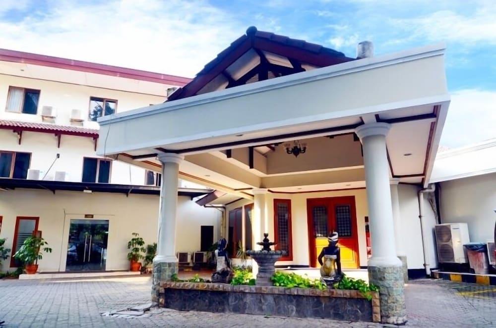 Hotel Puri Mega - Featured Image