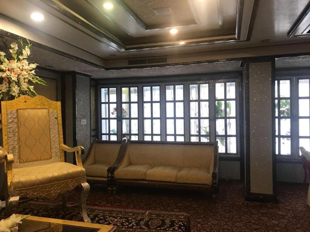 Hotel Shalimar - Lobby