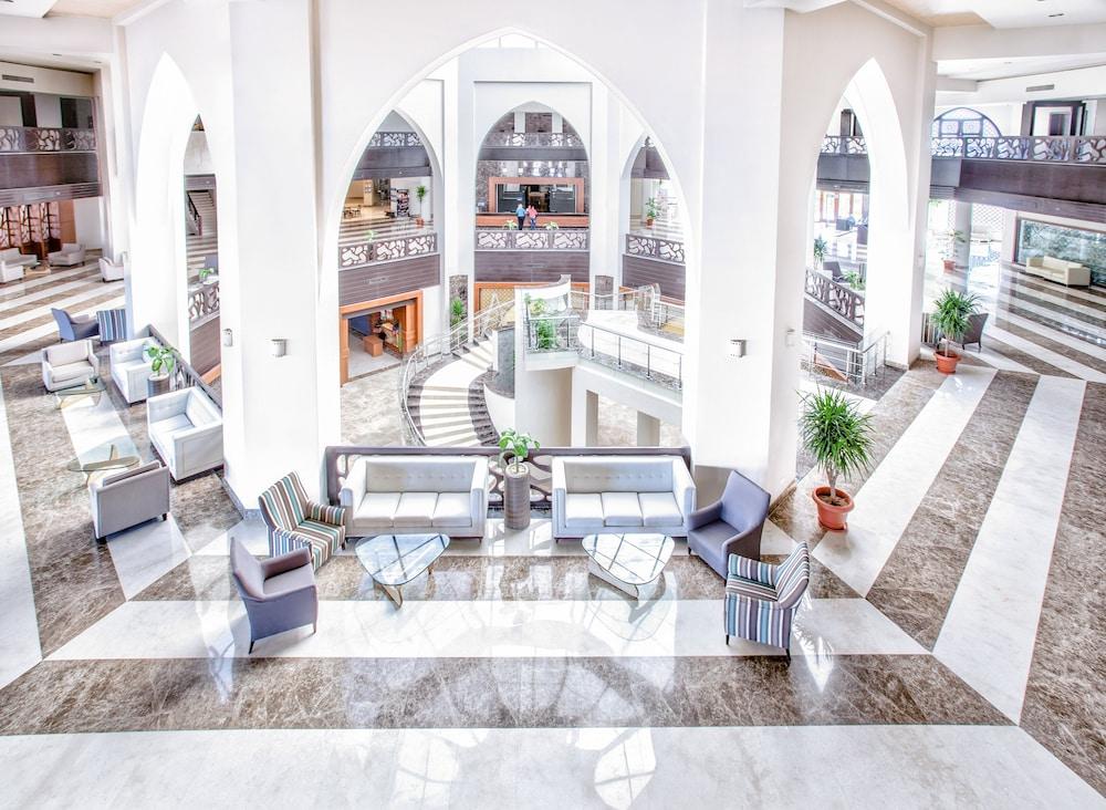 Jasmine Palace Resort & Spa - Lobby Sitting Area