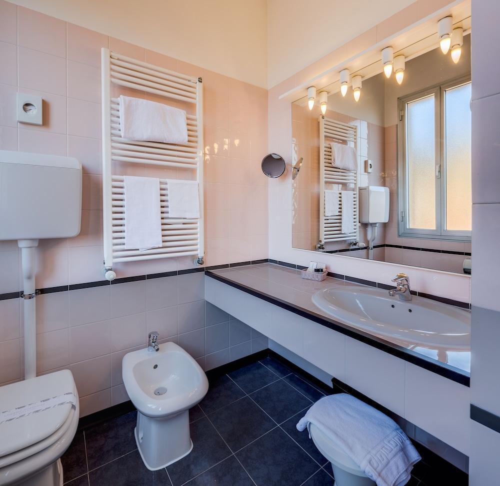 Hotel San Donato - Bologna Centro - Bathroom