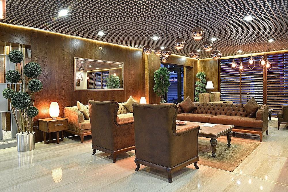 The Elegant Hotel - Lobby Sitting Area