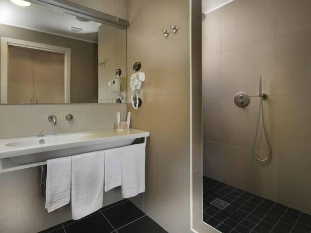 Blu 9 Hotel - Bathroom