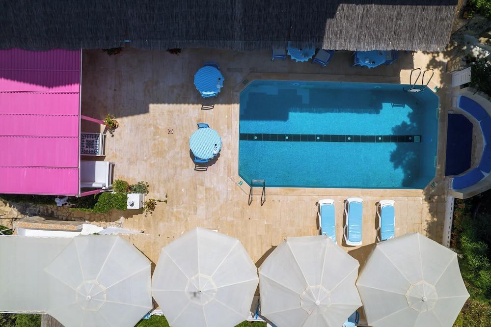 Arpia Hotel - Outdoor Pool