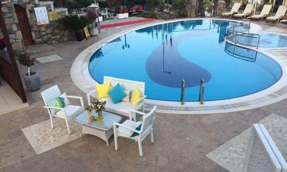 Mervehan Residence Hotel - Outdoor Pool