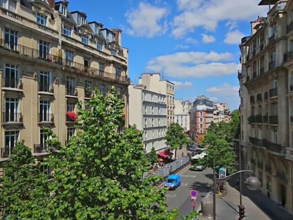 Hôtel Cosy Monceau - Property Grounds