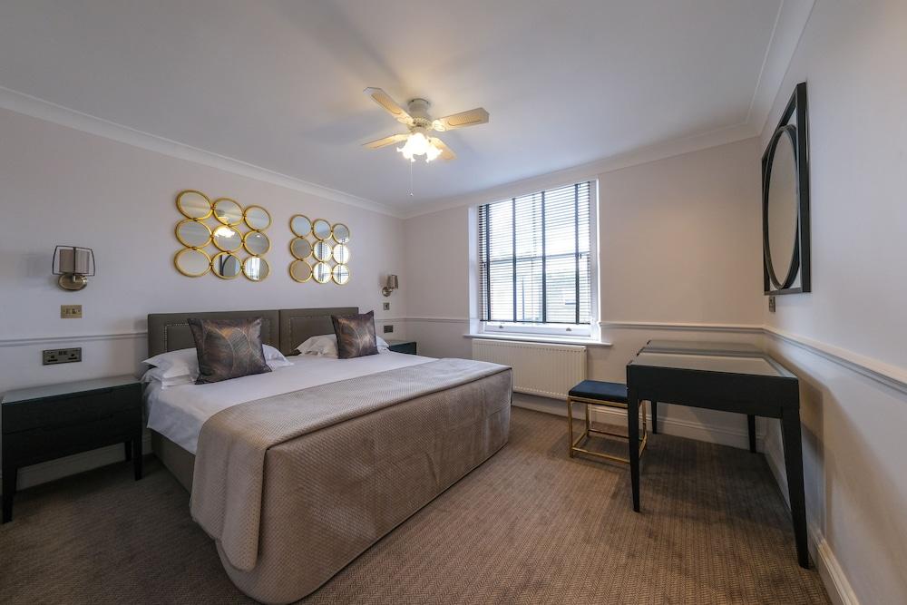 Collingham Serviced Apartments - Room