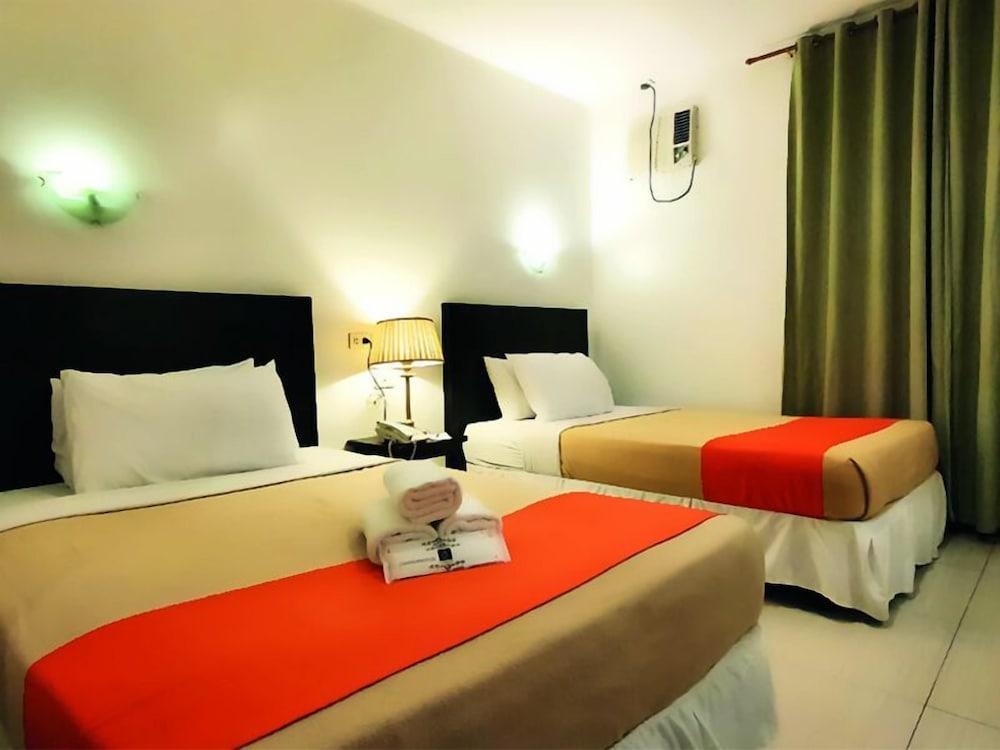 A Hotel Baguio - Room
