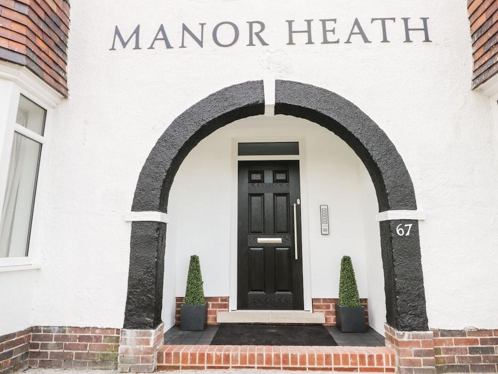 Manor Heath Apartment 2 - Interior