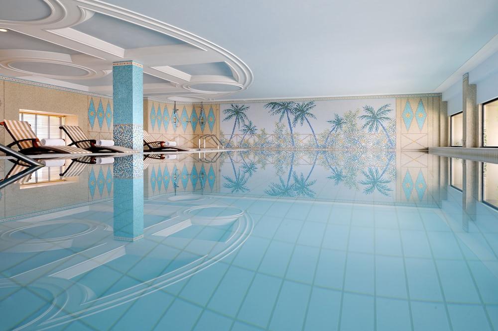 JW Marriott Hotel Kuwait City - Indoor Pool