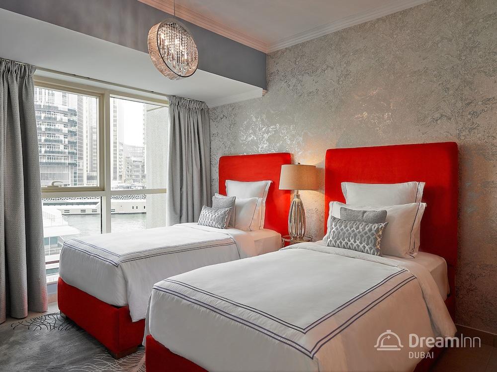 Dream Inn Dubai Duplex Marina Quays - Room